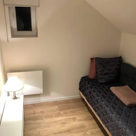 Joli Individuel Dans Maison * 奥斯特瓦尔德